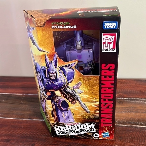⭐️ New Transformers Kingdom War for Cybertron Cyclonus - Picture 1 of 7